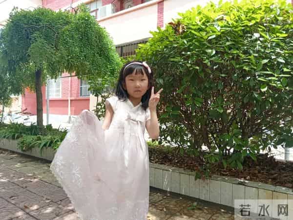 三年级日记之2025年国庆节游记和生活记录三则300字