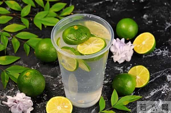 喝柠檬水，6大好处找上你，医生：3类人不要喝，会伤身