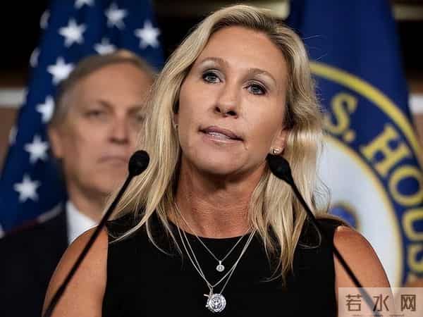 爱泼斯坦牵出以色列前总理，证据链完整，美国主流媒体却集体沉默