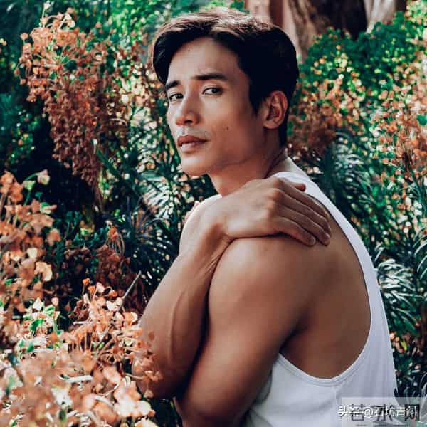 放弃当工程师,投身演艺圈,凭《辣妈辣妹2》走红,已是幸福人夫