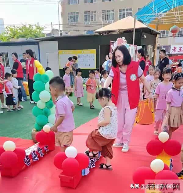送孩子上幼儿园,经常跟老师说这3句话,自然会多关注你的娃