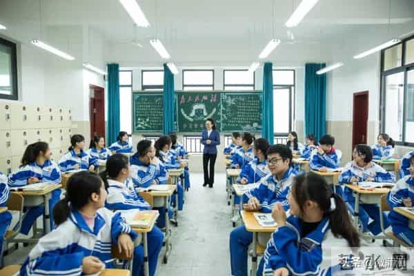 今天查中考成绩，蒲江高中“自我介绍”请查收！