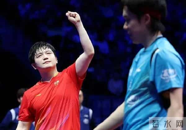 他差点绊倒却横扫对手！12年宿敌之战揭秘国球最虐剧本