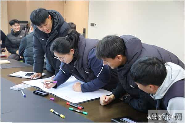 “吹响口哨”到“玩转课堂”-石家庄卓越中学体育教师修炼进行时