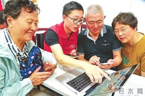 坐进云端课堂 学出精彩人生