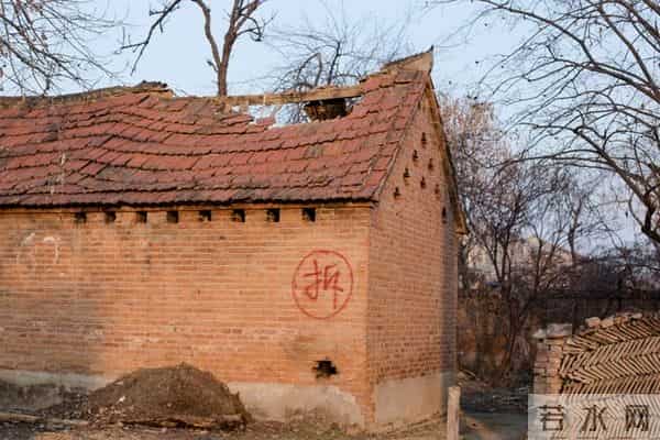 公司新来的00后秘书，第一天上班，就穿了黑丝和包臀裙