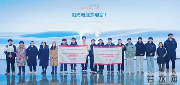 不写论文也能硕士毕业？用实践成果换文凭证书风险更大……