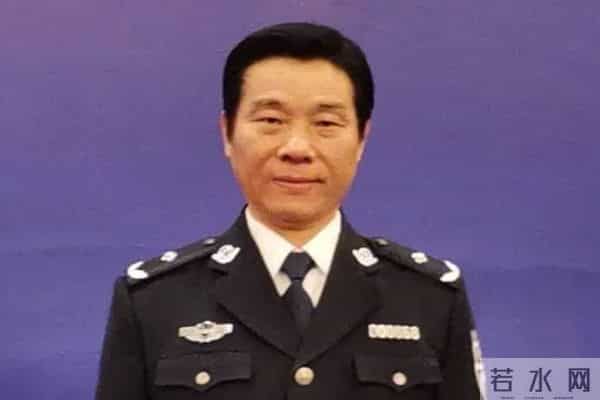 原创诗歌丨《绣一面旗帜，万山红遍天水蓝》