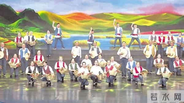 被歌声改变的村庄