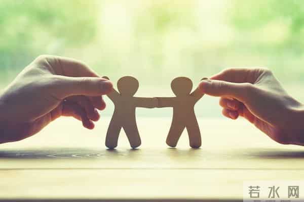 和25岁女秘书在办公室加班,她突然关了灯,黑暗中只剩喘息声