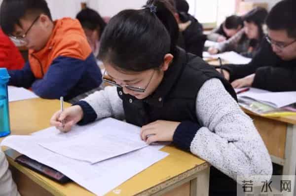 高考满分作文《我愿意》，被人民日报推荐，内容精彩且充满哲理