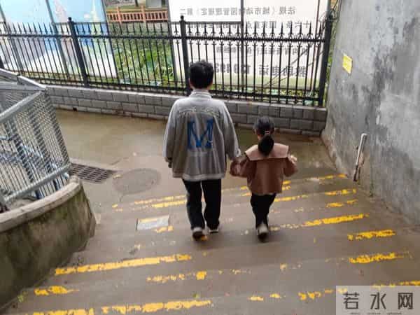 三年级日记之2025年国庆节游记和生活记录三则300字