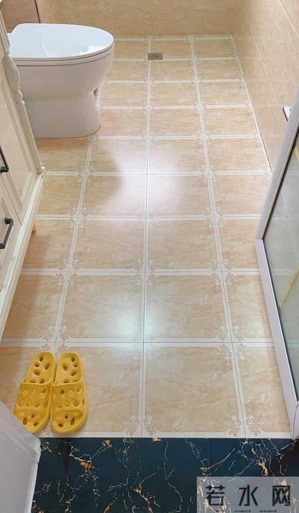 清水拖地等于白拖，教你个绝招，地板光洁如新，一周不拖照样干净