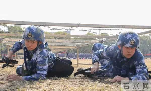 复制粘贴的飒!军中“姐妹花”