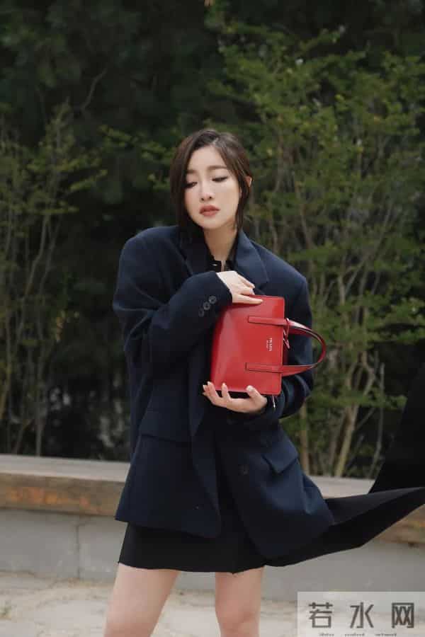 「May I love you」的意思是:在五月,我爱你