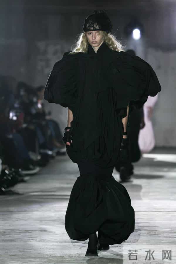 (外代二线)巴黎时装周——Vaquera品牌时装秀(3)