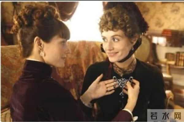 《项链》:戛然而止中,领悟三重美