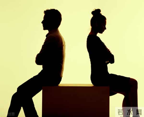 让爱情“火”起来——读拿破仑三世的爱情往事有感