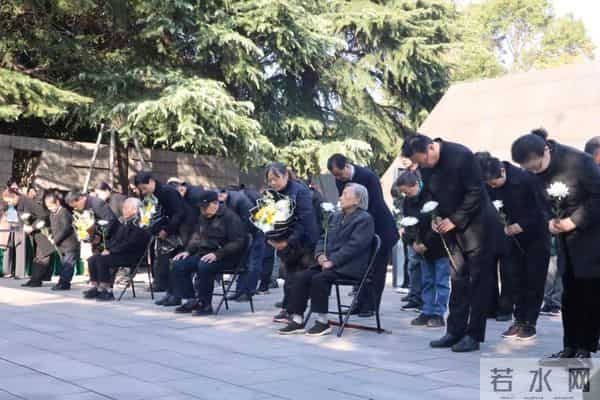 家祭悼逝者，寄语祈和平！