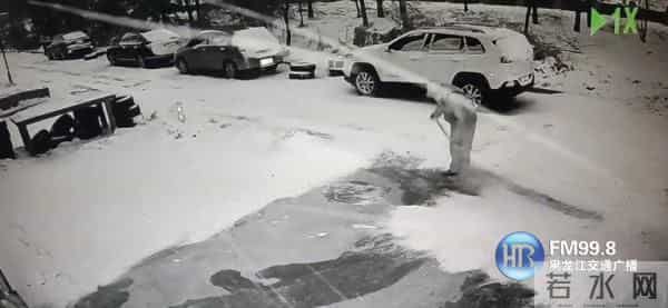 大雪纷飞里,此时无声胜有声