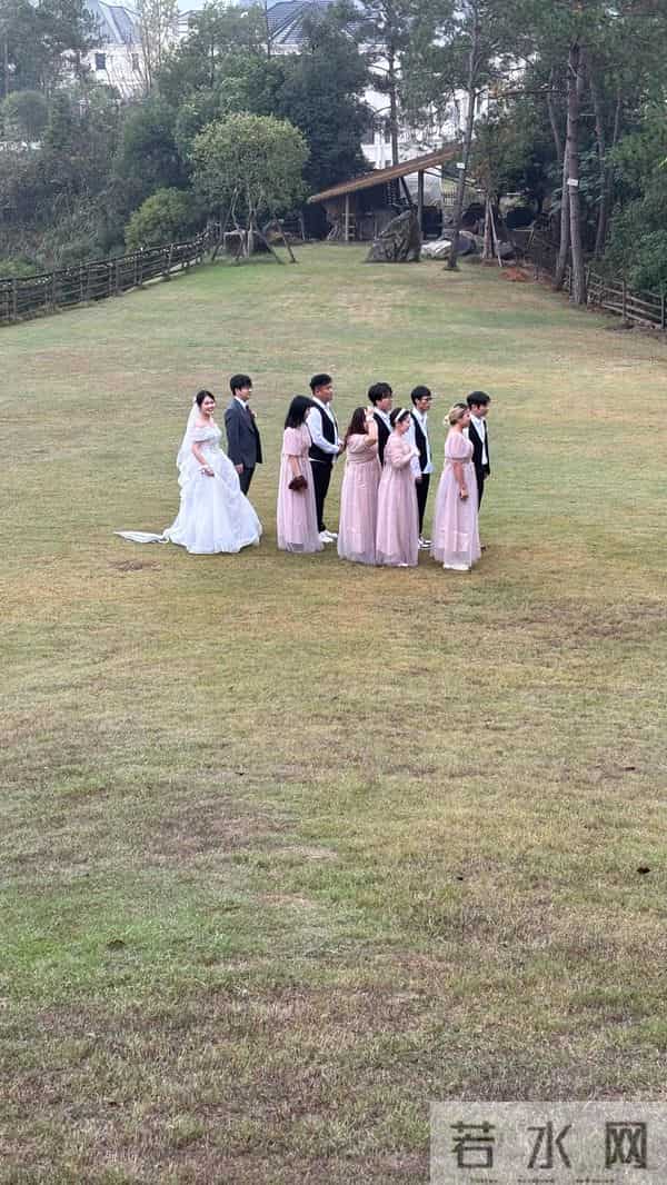 祝一对新人，新婚快乐，永结同心，百年好合