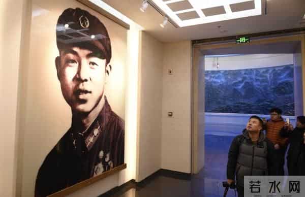 做一颗永不生锈的螺丝钉——雷锋精神述评