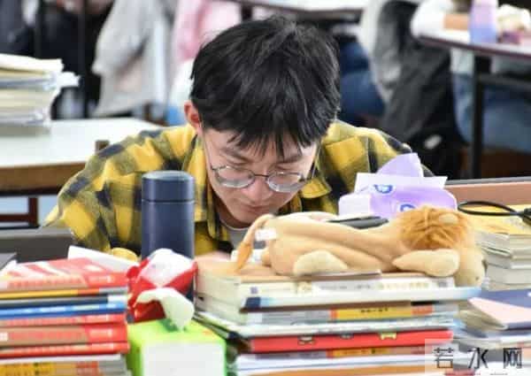 英语太重要,主科地位稳固,符合发展需求不可能改变!