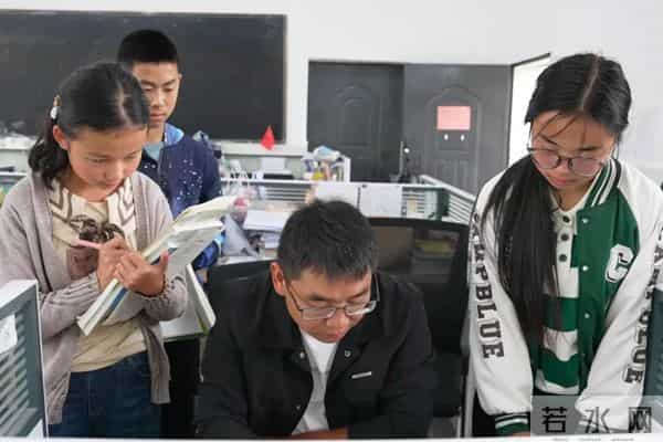 五大强市|彝族教师海燕:坚守教育耕耘初心 点亮乡村沃土灯火