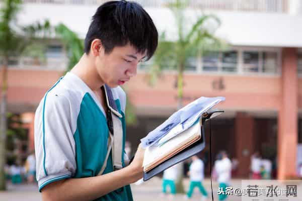 在课本躺了多年的《陈涉世家》,却被这篇散文代替,它有何魅力?