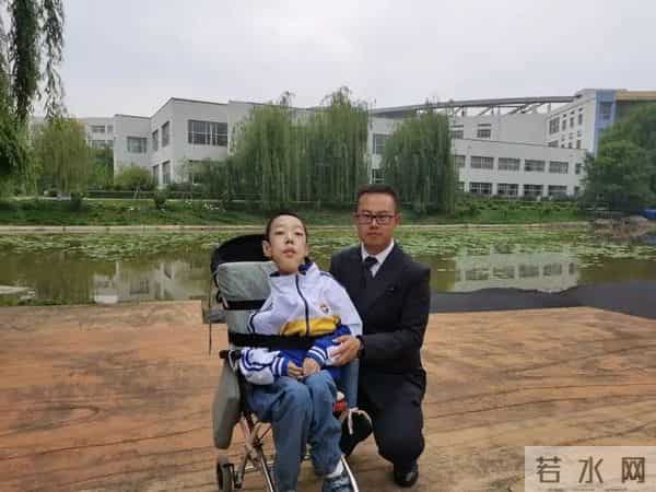 18公斤渐冻症男孩考入北航:童话般的爱心接力,只为让他遥望星空