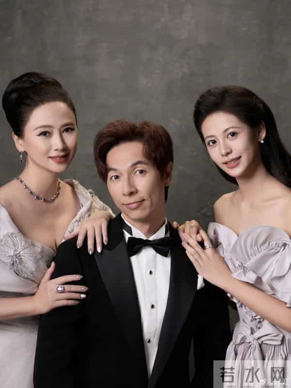 翁虹为18岁女儿办中式成人礼,泪洒现场!女儿曾被夸“最美星二代”