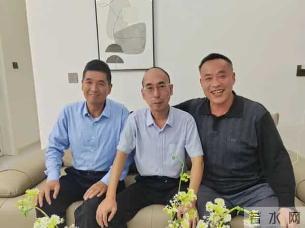 三年级日记之2025年国庆节游记和生活记录三则300字