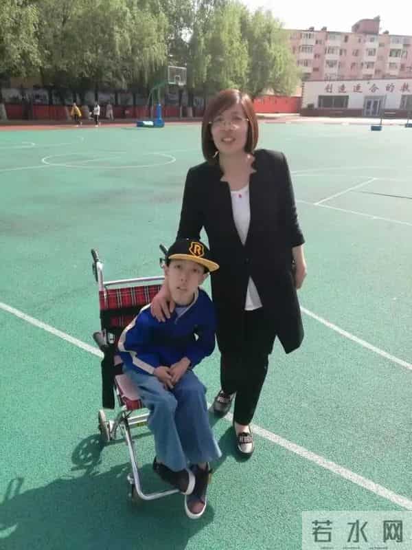 18公斤渐冻症男孩考入北航:童话般的爱心接力,只为让他遥望星空