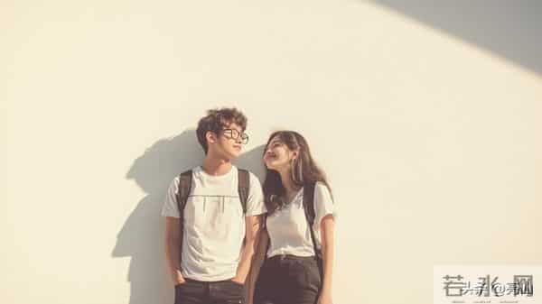 精选五首风格迥异、情感深邃的爱情巅峰之作，以飨文友