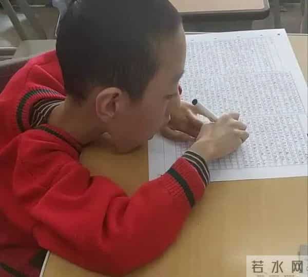 18公斤渐冻症男孩考入北航:童话般的爱心接力,只为让他遥望星空