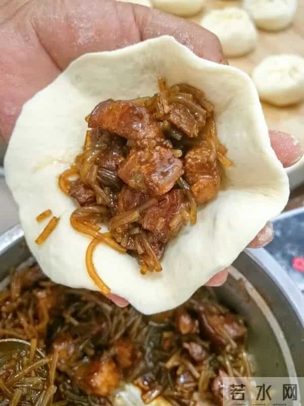 日售超800个，美院硕士帮父母主理“山东包子摊”火了，本人：学历从不是枷锁，街边也是课堂