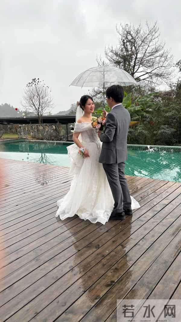 祝一对新人，新婚快乐，永结同心，百年好合