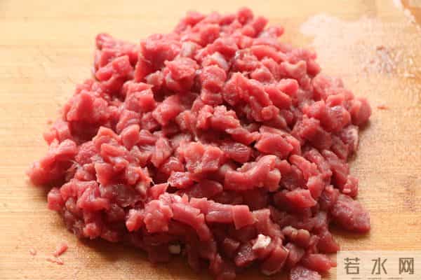 秋冬季节的下饭神器，我家每年必做的牛肉酱，拌饭拌面超香