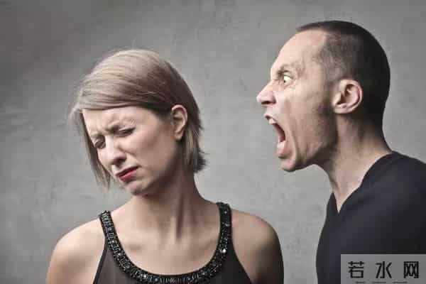 世界在变化无常,亲情淡如水。