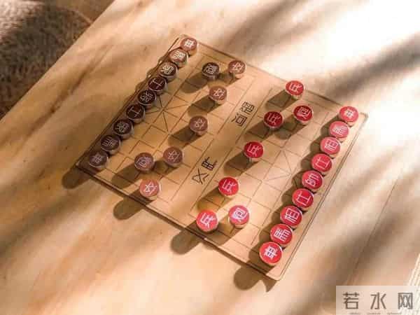 键盘敲出的不是字,是矛,是盾;有人用它站队,有人用它拆家