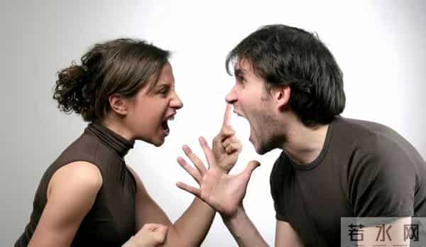 世界在变化无常,亲情淡如水。