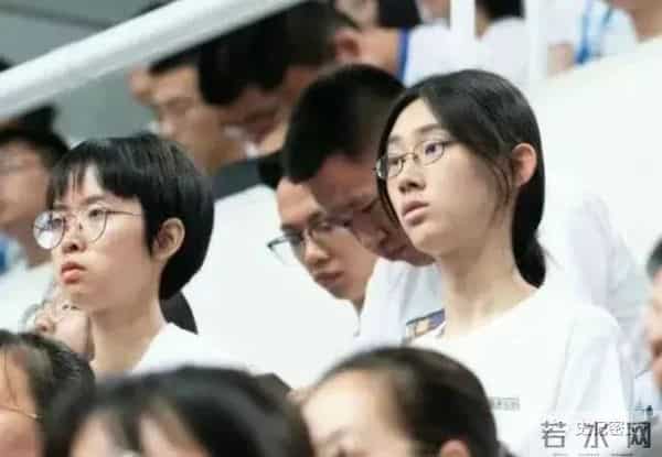 清华武亦姝700字军训“随笔”火了!有老师感慨:如果能教她一回,三生有幸