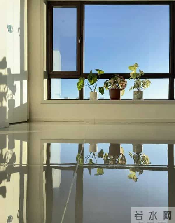 清水拖地等于白拖，教你个绝招，地板光洁如新，一周不拖照样干净