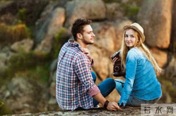 一个女人内心很寂寞，才会发这样的朋友圈