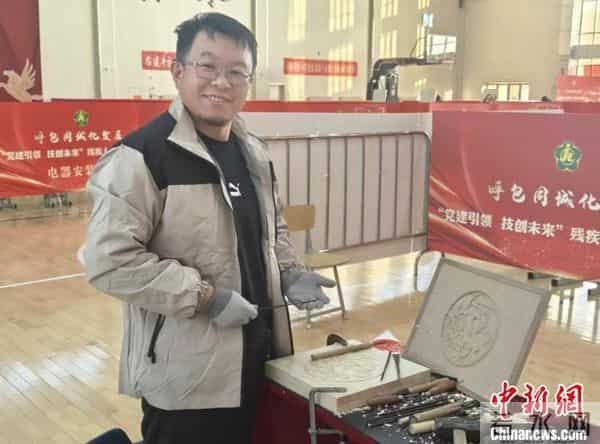 任大宇的逆袭人生：从失聪少年到木雕冠军