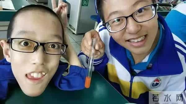 18公斤渐冻症男孩考入北航:童话般的爱心接力,只为让他遥望星空