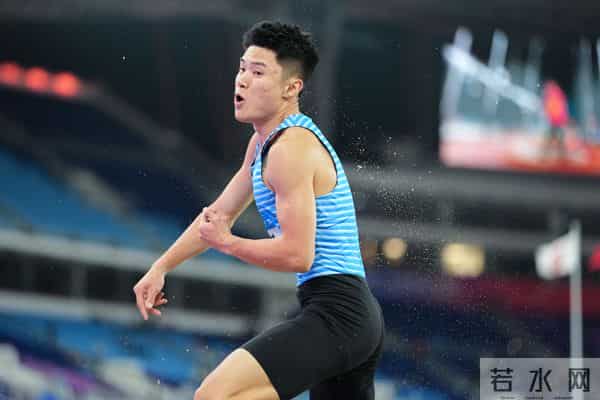 全运会丨舒衡夺得田径男子跳远冠军