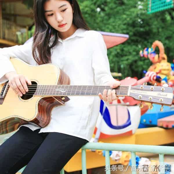 学吉他也是需要方法的,方法对了不用埋头苦练,也能弹得很好