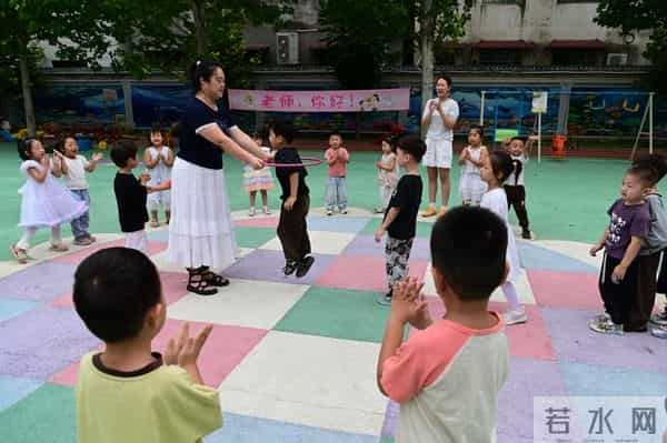 图集｜河南多地欢庆教师节 童心祝福感念师恩
