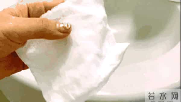 冲厕时一定要“盖上马桶盖”！小心在这3个地方“养细菌”